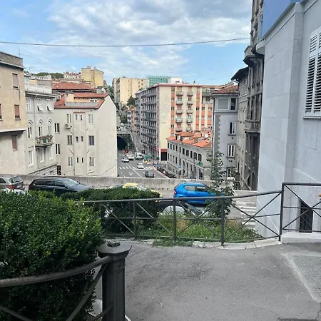 דירה Casa Alice A 2 Passi Dal Centro 55 Mt 2 טריאסטה